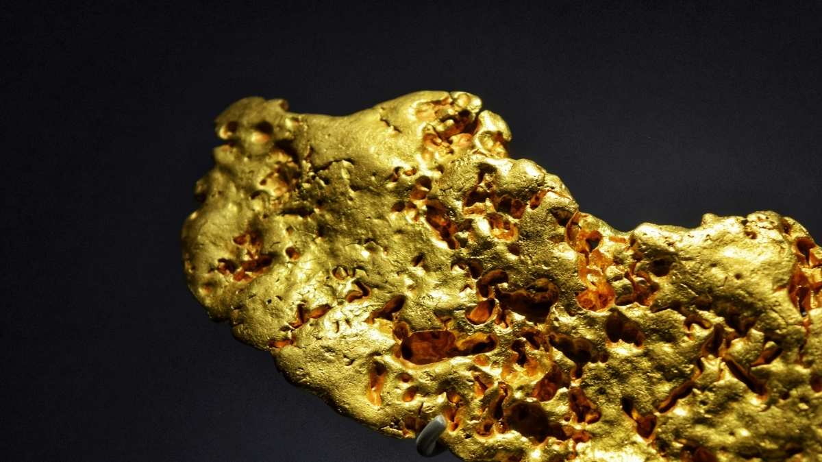 Does Gold Electroplate Tarnish ? 5 Genius Ways to Stop It.